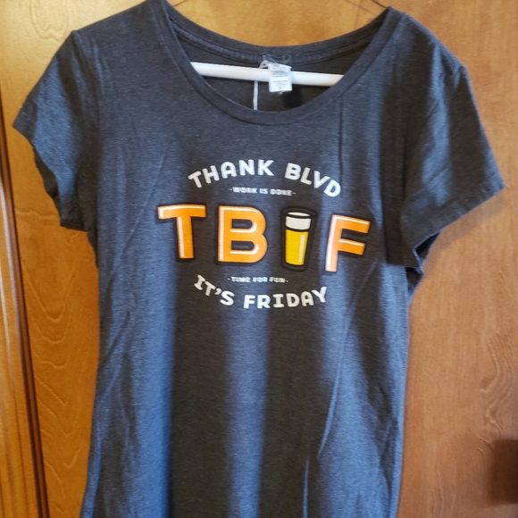 T-Shirt - Picture 1 of 2